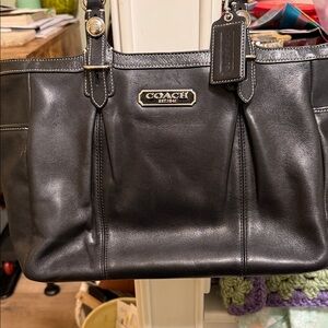 Coach Collector this butter, soft, perfect condition, vintage coach bag